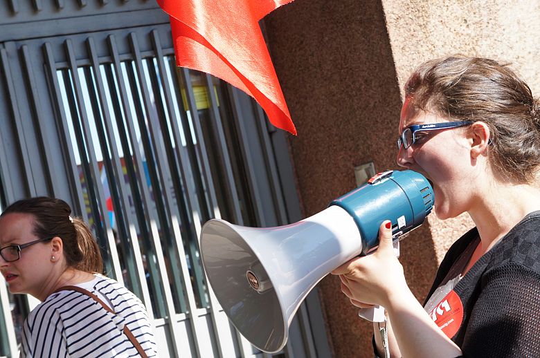 2016 04 26 ParoSituacionLaboralDespidosUnisonoVigo09.JPG